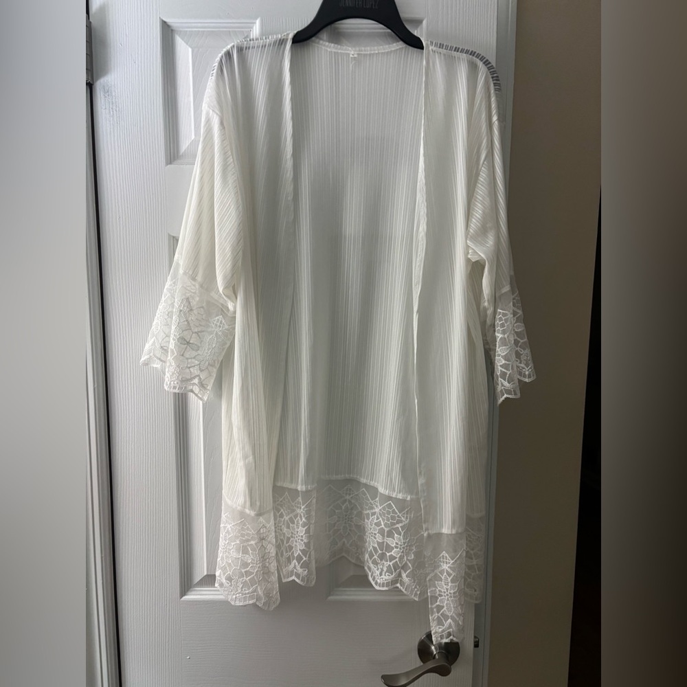 SHEIN White Lace Trim Kimono Top